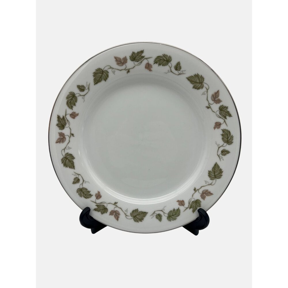 Vintage Noritake Japan Vineyard Dinner Plate 10.5" Pattern 6449 Leaves & Vine